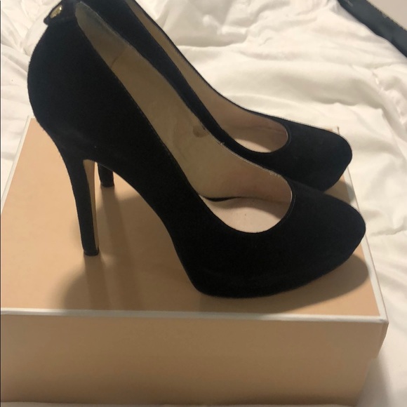Michael Kors shoes excellent condition - Picture 3 of 5